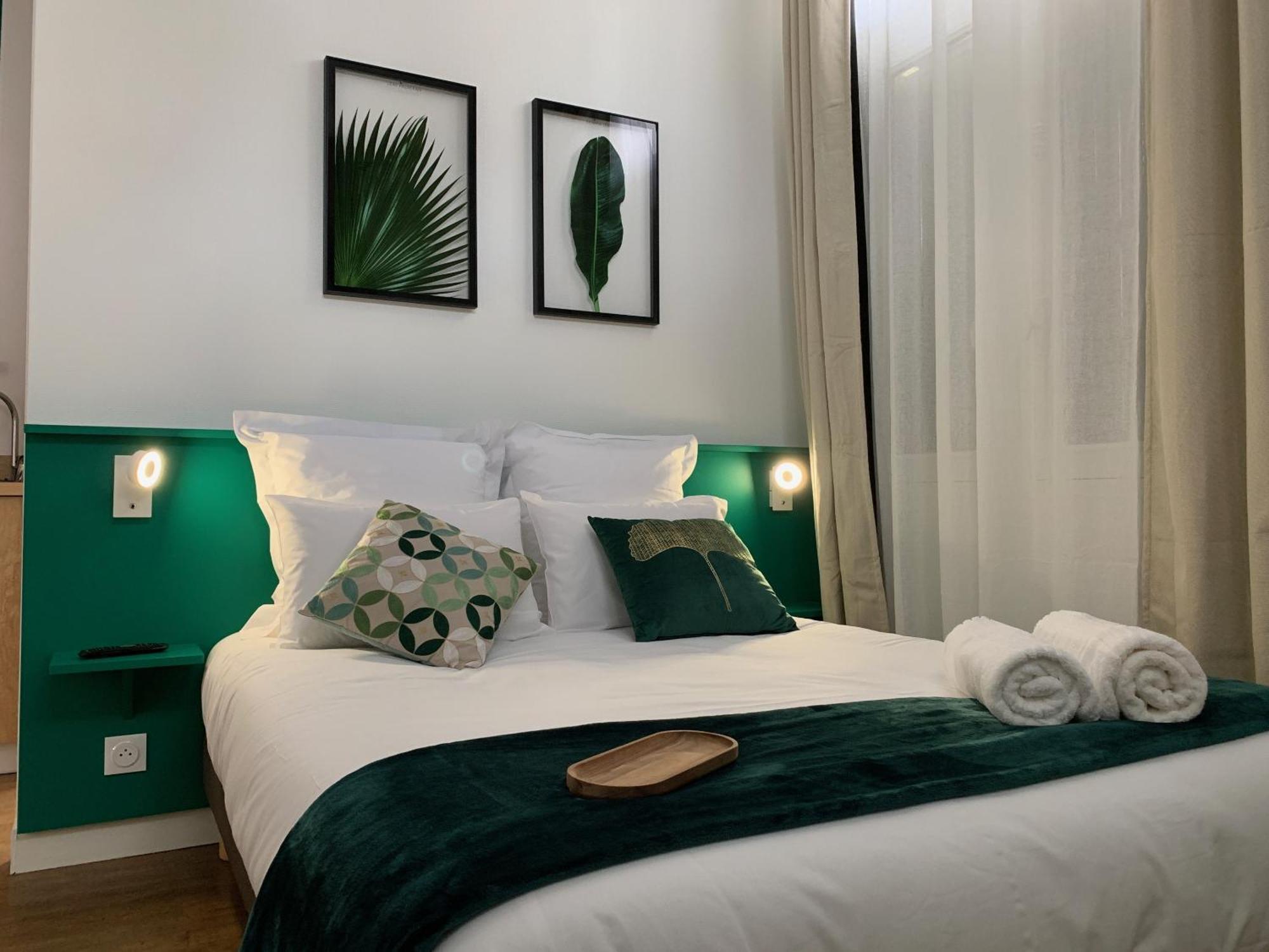 Logis St Joseph Bed & Breakfast Angers Eksteriør bilde