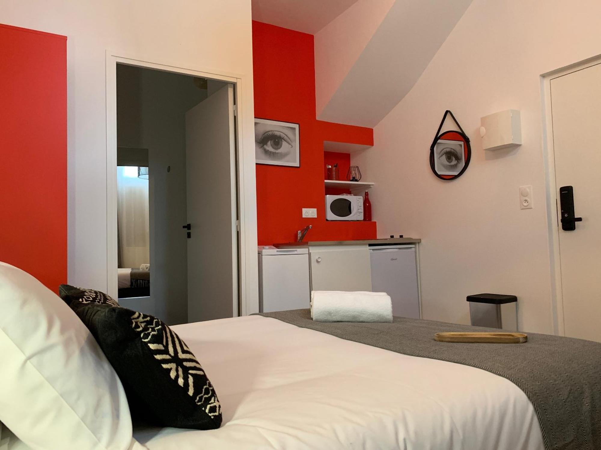 Logis St Joseph Bed & Breakfast Angers Eksteriør bilde