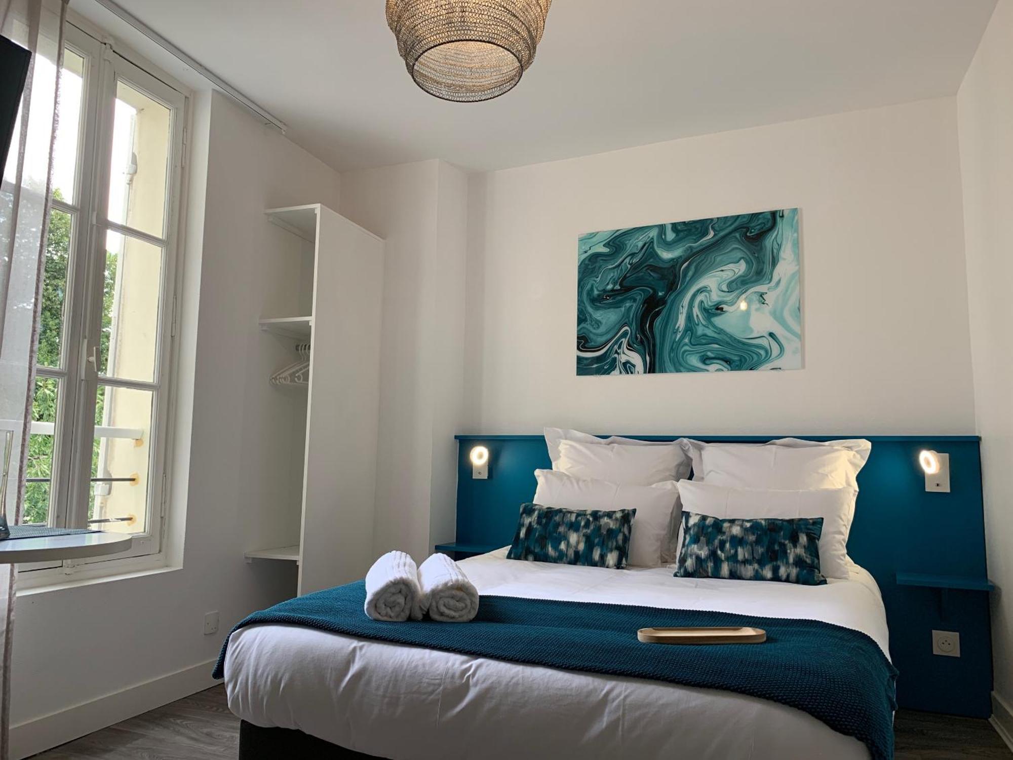 Logis St Joseph Bed & Breakfast Angers Eksteriør bilde